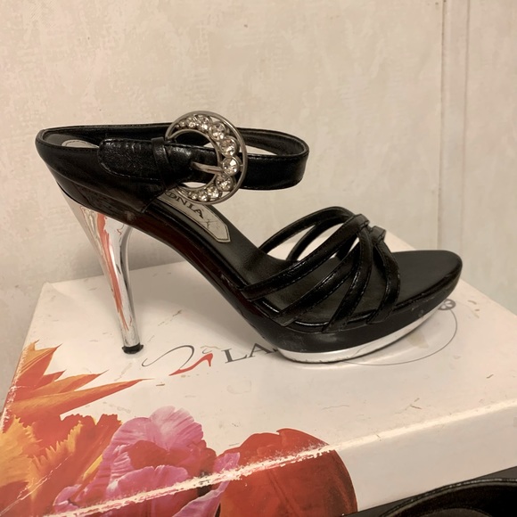 Women shoes sz 5.5 - Picture 2 of 3